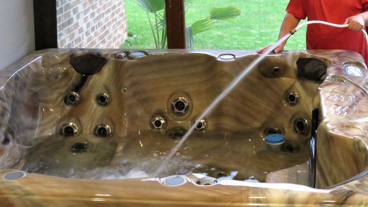 cleaning hot tub