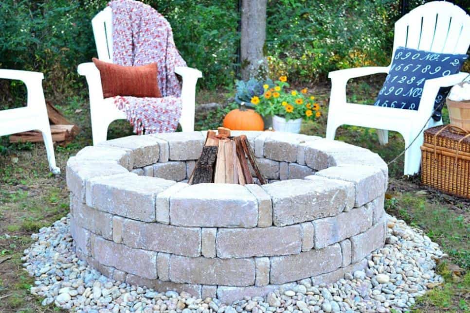 Brick fire pit