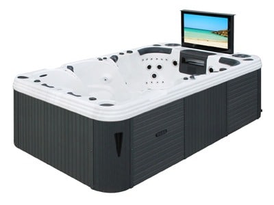 norfolk theatre hot tub